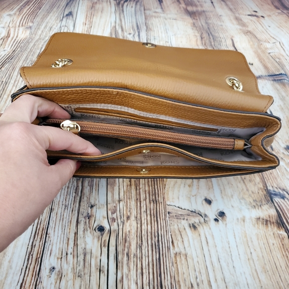 Michael Kors Fulton Small Chain Bag - Picture 7 of 13